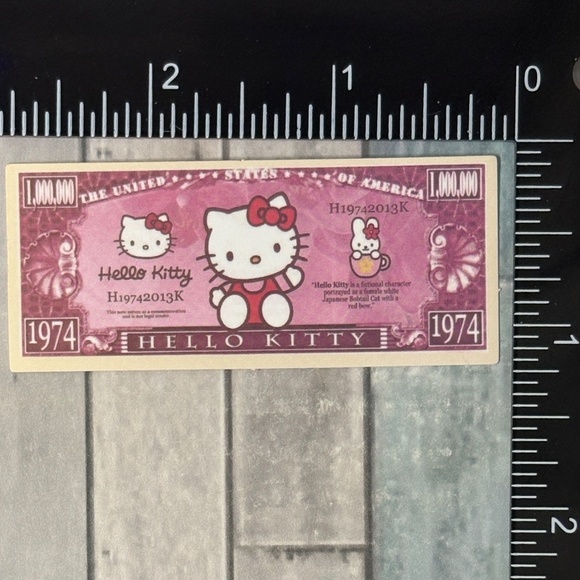 🌀10/$10🌀 Sanrio Banknote Reusable Waterproof Vinyl Sticker Decal - Picture 1 of 1
